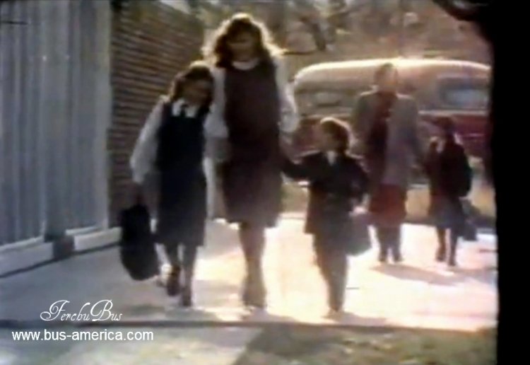 FerchuBus Anuncio de Amanecer de Nestle
Fotograma de anuncio de TV de Amanecer de Nestle década del 70
