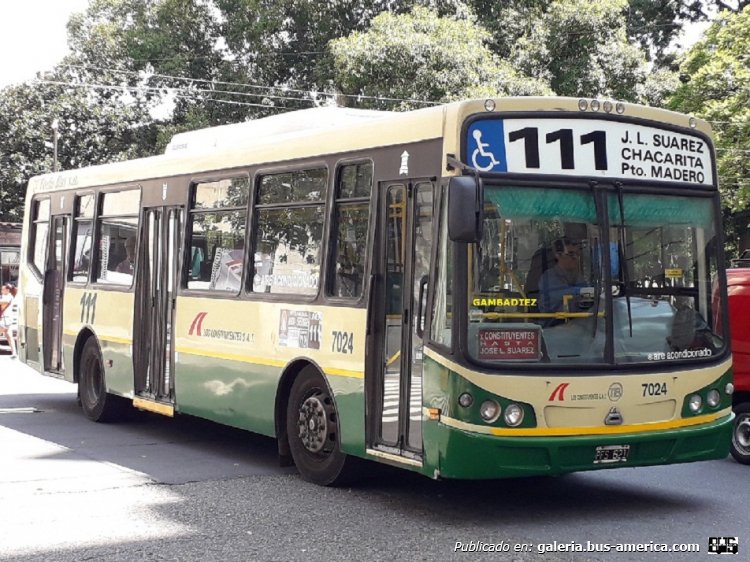 Agrale MT 15.0 LE - Todo Bus Pompeya II - Los Constituyentes
PFS 621
Línea 111 (Buenos Aires) - Interno 7024
Ex línea 130 (Buenos Aires) - Interno 7480

Foto: "Truku" Gambadiez
Colección: Charly Souto
Palabras clave: Los Constituyentes - Interno 7024