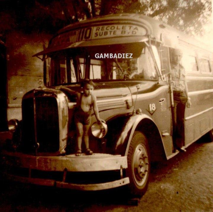 GRAL. PUEYRREDÓN - EX 18
En la foto lo vemos al recordado Eduardo Gatabria y en el paragolpes a su hijo Diego, hoy componente de "La Gloriosa 110"...
Palabras clave: GRAL. PUEYRREDÓN - EX 18