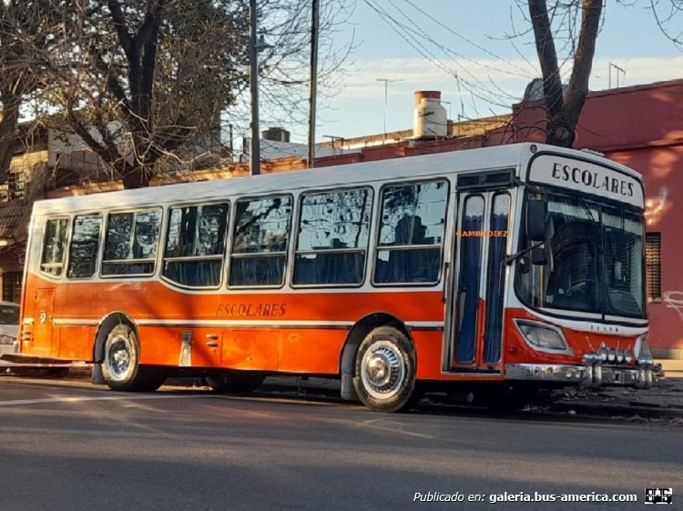 Mercedes-Benz OH 1315 L-SB - Italbus Tropea - Transporte escolar
HNF 609

Foto: "Truku" Gambadiez
Colección: Charly Souto
Palabras clave: Mercedes-Benz OH 1315 L-SB - Italbus Tropea - Transporte escolar