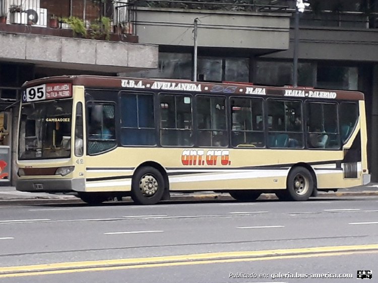 T.A.T.S.A. Puma D 9.8 - Antártida Argentina
JOQ 039
Línea 95 (Buenos Aires) - Interno 42

Foto: "Truku" Gambadiez
Colección: Charly Souto
Palabras clave: Antártida Argentina - Interno 42