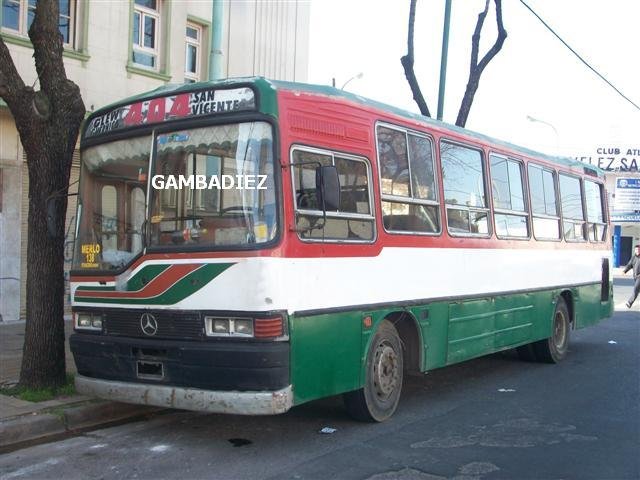 TRANSPORTE DEL SUR - EX 18
B.2292887 - RVE 943
Foto: "Truku" Gambadiez
Colección: Charly Souto 

http://galeria.bus-america.com/displayimage.php?pos=-19837
Palabras clave: TRANSPORTE DEL SUR - EX 18