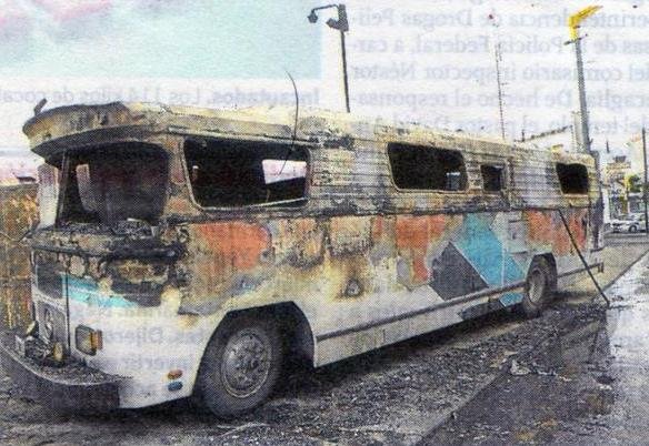 Seddon - Motorhome
C474109 - VSH 192
MOTORHOME INCENDIADO

Foto: Diario Clarín 01/11/2013
Colección: Charly Souto

http://galeria.bus-america.com/displayimage.php?pos=-28350
http://galeria.bus-america.com/displayimage.php?pos=-28351
http://galeria.bus-america.com/displayimage.php?pos=-28352
http://galeria.bus-america.com/displayimage.php?pos=-28353
Palabras clave: MOTORHOME INCENDIADO