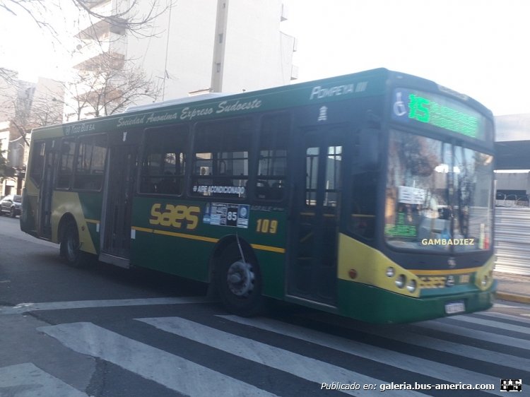 Agrale MT 15.0 LE - Todo Bus Pompeya III - S.A.E.S.
AB 127 BK
Línea 85 (Buenos Aires) - Interno 109

Foto: "Truku" Gambadiez
Colección: Charly Souto
Palabras clave: S.A.E.S. - Interno 109