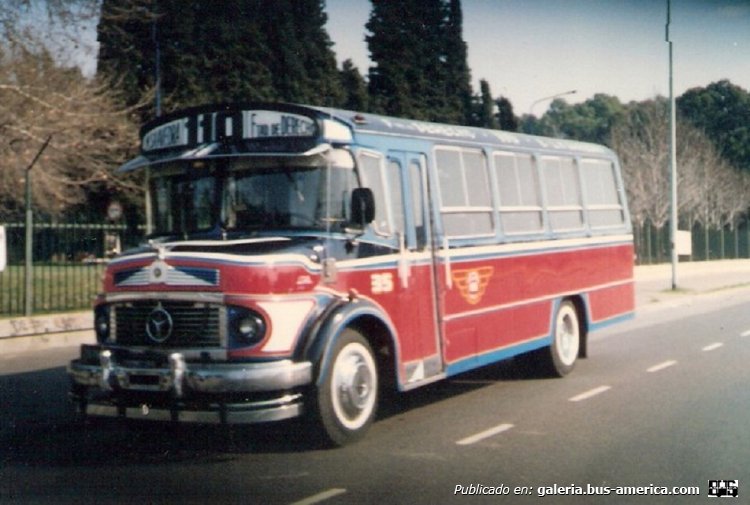 Mercedes-Benz LO 1114 - San Juan 17 - General Pueyrredón
C 1286966
Línea 110 - Interno 35
(El coche de mi querido y recordado Carlitos Castro)

Foto: Alejandro "El Gato" Romero
Colección: Charly Souto
Palabras clave: General Pueyrredón - Interno 35