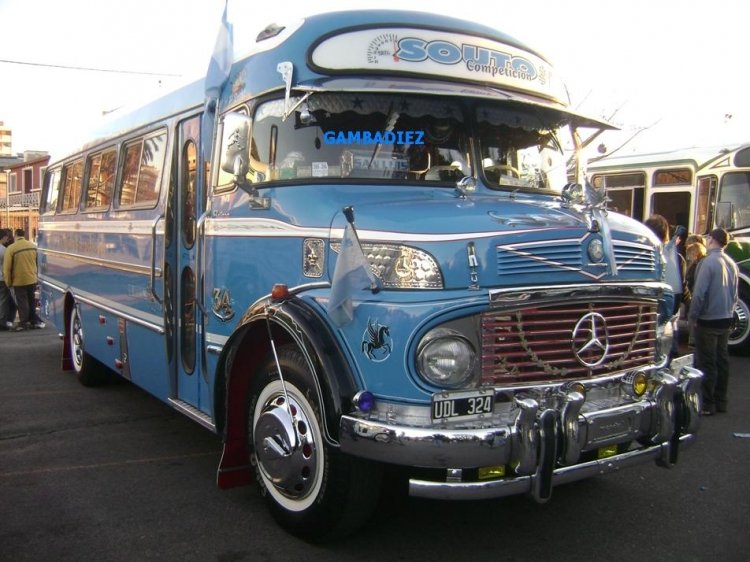 SOUTO COMPETICIÓN
B.847941 - UDL 324

Foto: "Truku" Gambadiez
Colección: Charly Souto

http://galeria.bus-america.com/displayimage.php?pid=30869
http://galeria.bus-america.com/displayimage.php?pid=36204
http://galeria.bus-america.com/displayimage.php?pid=36205
Palabras clave: SOUTO COMPETICIÓN