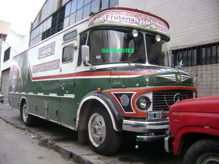 FRUTERIA Y VERDULERIA TITO
C.980249 - WDO 849 
Perteneció a la vieja línea 141 porteña...
Palabras clave: FRUTERIA Y VERDULERIA TITO