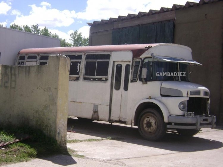 Mercedes-Benz LO 1114 - Fram - Particular
B 1829436 - WXM 838

Foto: "Truku" Gambadiez
Colección: Charly Souto

http://galeria.bus-america.com/displayimage.php?pid=34487
Palabras clave: PARTICULAR