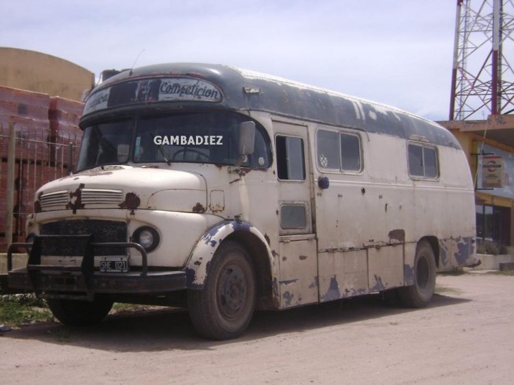 PARTICULAR
C 482.481- SHE 021
Foto: "Truku" Gambadiez
Colección: Charly Souto
Palabras clave: PARTICULAR