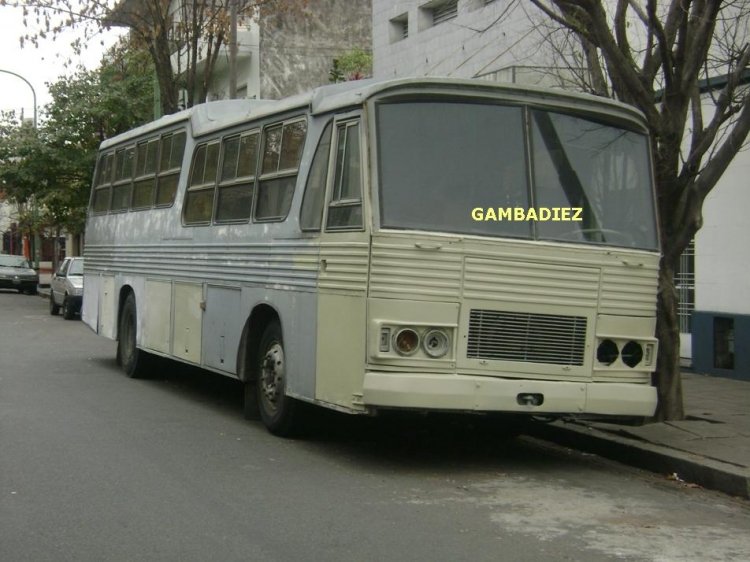 Magirus-Deutz - D.I.C. - Particular
X 333381 - UQM 250
El Fantasma

http://galeria.bus-america.com/displayimage.php?pid=14928
http://galeria.bus-america.com/displayimage.php?pid=36354
Palabras clave: EL FANTASMA