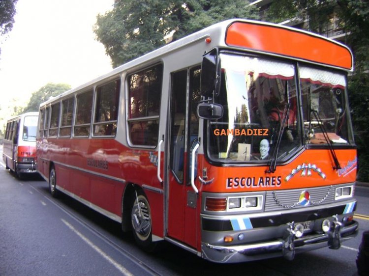 Mercedes-Benz OHL 1420 - Tramat - Escolar
M 307959 - SFM 776

http://galeria.bus-america.com/displayimage.php?pos=-25837
Palabras clave: ESCOLARES