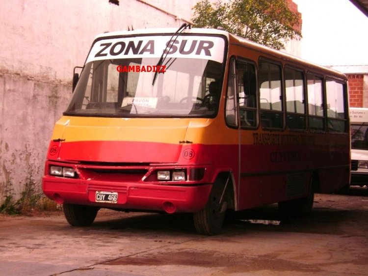 CLYFEMA - 08
CUY 466
Foto: "Truku" Gambadiez
Colección: Charly Souto

Palabras clave: CLYFEMA - 08