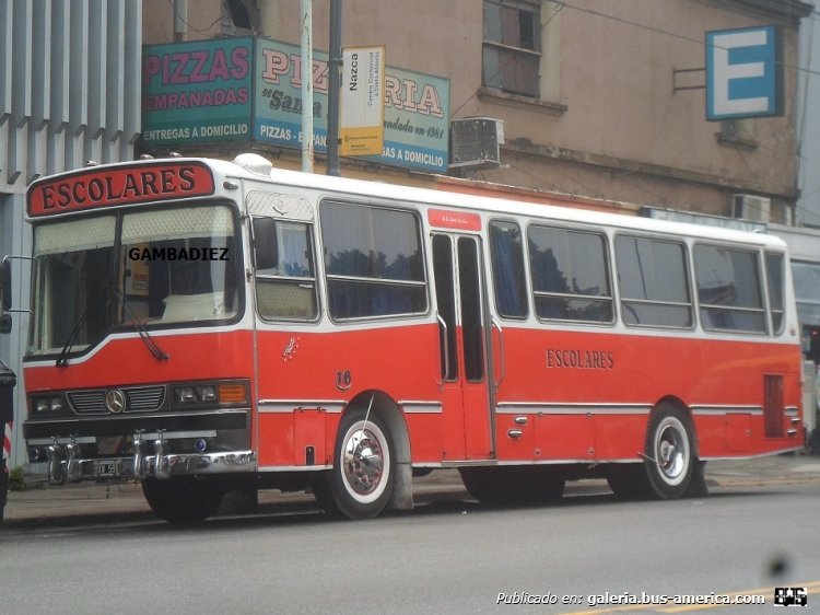 Mercedes-Benz OHL 1320 - Splendid - Transporte escolar
BXV 591
(Ex interno 33 de la línea 181)

Foto: "Truku" Gambadiez
Colección: Charly Souto

http://galeria.bus-america.com/displayimage.php?pid=15688
http://galeria.bus-america.com/displayimage.php?pid=35334
Palabras clave: Mercedes-Benz OHL 1320 - Splendid - Transporte escolar