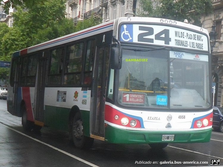 Agrale MT 15.0 LE - Todo Bus Pompeya II - E.T.A.P.S.A.
KBS 484
Línea 24 (Buenos Aires) - Interno 4958

Foto: "Truku" Gambadiez
Colección: Charly Souto
Palabras clave: E.T.A.P.S.A. - Interno 4958