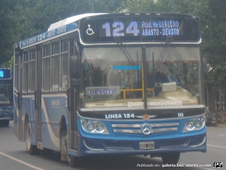 Mercedes-Benz OH 1618 L - La Favorita Favorito GR - Transporte Automotor Callao
OBD 563
Línea 124 (Buenos Aires) - Interno 253

Foto: "Truku" Gambadiez
Colección: Charly Souto
Palabras clave: Transporte Automotor Callao - Interno 253