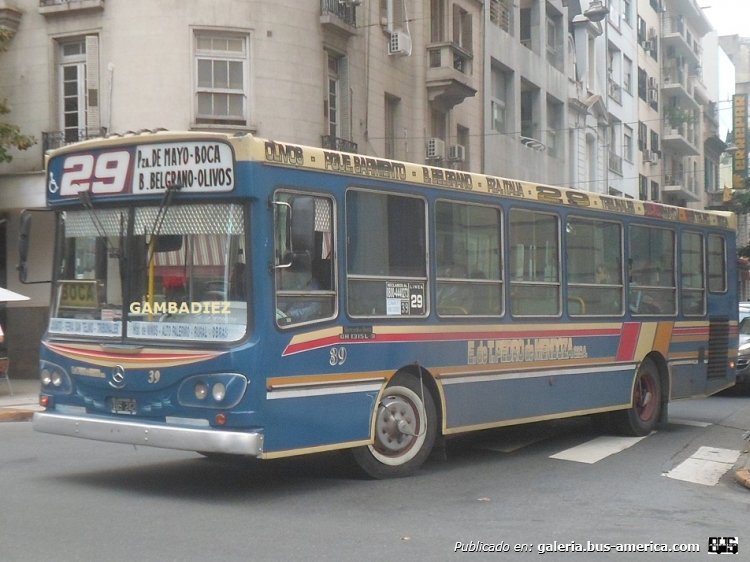 Mercedes-Benz OH 1315 L - La Favorita - Pedro de Mendoza
IOS 242
Línea 29 - Interno 39

Foto: "Truku" Gambadiez
Colección: Charly Souto
Palabras clave: Pedro de Mendoza - Interno 39