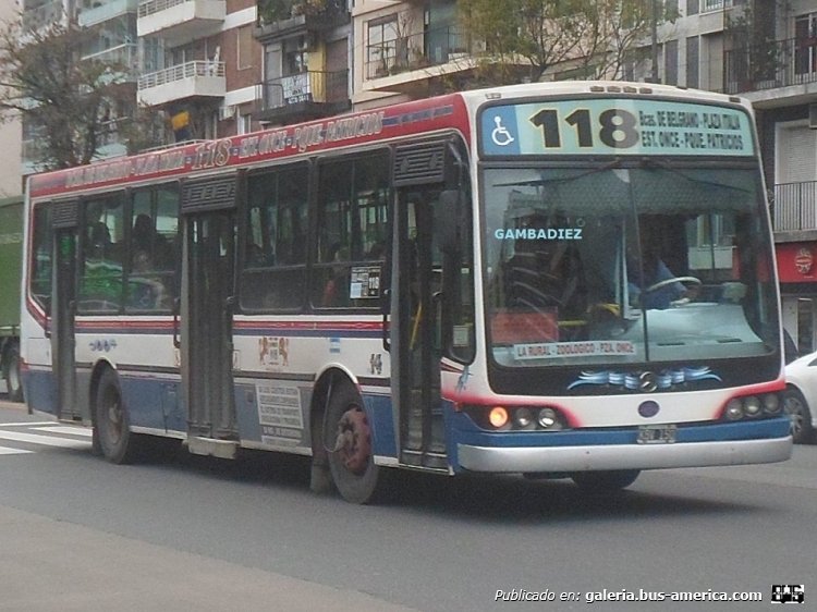 Mercedes-Benz OH 1618 L SB - Nuovobus - M.O. Barrancas de Belgrano
KBV 150
[url=https://bus-america.com/galeria/displayimage.php?pid=36000]https://bus-america.com/galeria/displayimage.php?pid=36000[/url]
[url=https://bus-america.com/galeria/displayimage.php?pid=51518]https://bus-america.com/galeria/displayimage.php?pid=51518[/url]

Línea 118 (Buenos Aires), interno 14

Foto: "Truku" Gambadiez
Colección: Charly Souto
Palabras clave: Barrancas de Belgrano - Interno 14