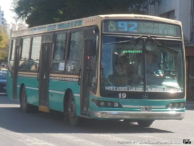 Mercedes-Benz OH 1618 L-SB - Nuovobus - M.O. Sáenz Peña
KCA 393
Línea 92 (Buenos Aires) - Interno 19

Foto: "Truku" Gambadiez
Colección: Charly Souto
Palabras clave: M.O. Sáenz Peña - Interno 19