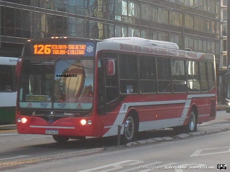 Agrale MT 15.0 LE - Nuovobus Menghi PH 0055- Cárdenas
AA 755 SS

Línea 126 (Buenos Aires) - Interno 8

Foto: "Truku" Gambadiez
Colección: Charly Souto
Palabras clave: Cárdenas - Interno 8