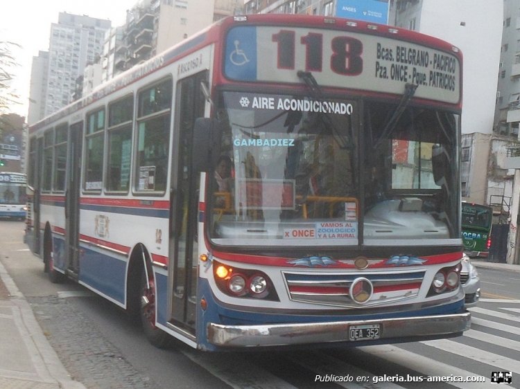 Mercedes-Benz OH 1718 L-SB - La Favorita Favorito GR - Barrancas de Belgrano
OEA 352
Línea 118 (Buenos Aires) - Interno 12

Foto: "Truku" Gambadiez
Colección: Charly Souto
Palabras clave: Barrancas de Belgrano - Interno 12