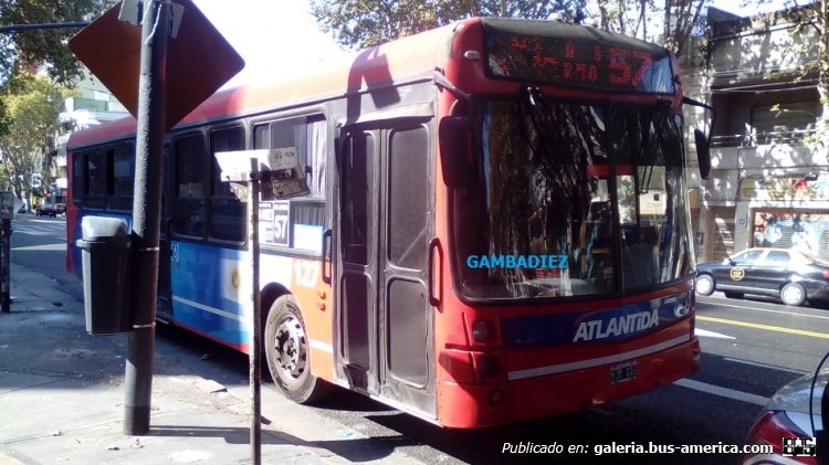 Materfer Águila - Atlántida
HJO 446
Línea 57 - Interno 127

Foto: "Truku" Gambadiez
Colección: Charly Souto
Palabras clave: Atlántida - Interno 127