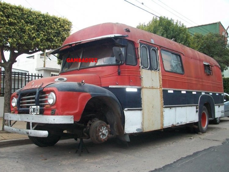 PARTICULAR
C 282.440 - VPK 033
Foto: "Truku" Gambadiez
Colección: Charly Souto
Palabras clave: PARTICULAR