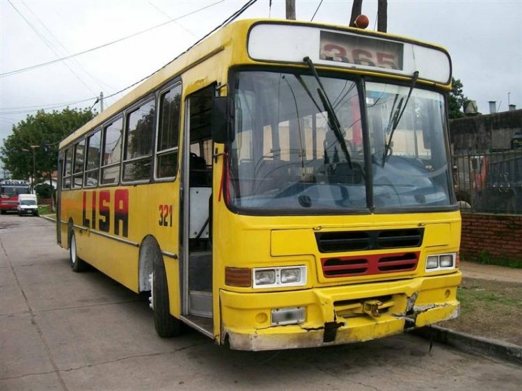 SCANIA - LA FAVORITA - EX LISA - EX 321
Foto extraída de: www.mercadolibre.com.ar
 
Palabras clave: LISA - EX 321