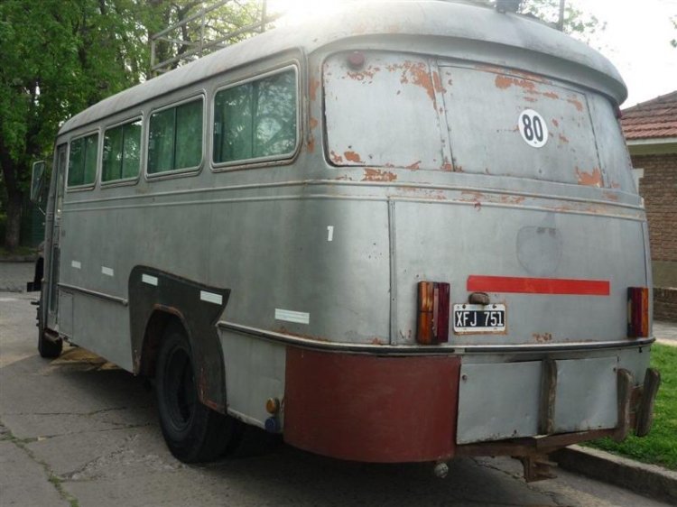 Bedford - Coop. San Martín - HECHO FURGÓN
B.492448 - XFJ 751
Foto extraída de: www.mercadolibre.com.ar
http://galeria.bus-america.com/displayimage.php?pos=-21815
http://galeria.bus-america.com/displayimage.php?pos=-21816
http://galeria.bus-america.com/displayimage.php?pos=-21817
http://galeria.bus-america.com/displayimage.php?pos=-22125
 
Palabras clave: HECHO FURGÓN