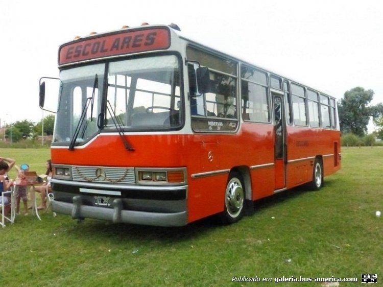 Mercedes-Benz OH 1316 - Ei-Var - Transporte escolar
C 1716967 - TQX 290
(Ex interno 39 de la línea 34 porteña)

Foto: www.mercadolibre.com.ar
Colección: Charly Souto
Palabras clave: Ei-Var - Escolar - Ex 39 de la 34