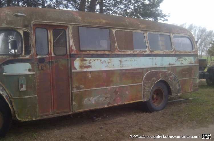 Bedford (G.M.A.) - Braje - Motorhome
Foto: www.mercadolibre.com.ar
Colección: Charly Souto
Palabras clave: Bedford - Motorhome