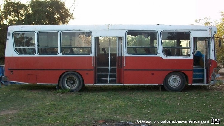 Mercedes-Benz OH 1315 - La Coruña - Transporte Escolar
Foto: www.mercadolibre.com.ar
Colección: Charly Souto
Palabras clave: La Coruña - Transporte Escolar
