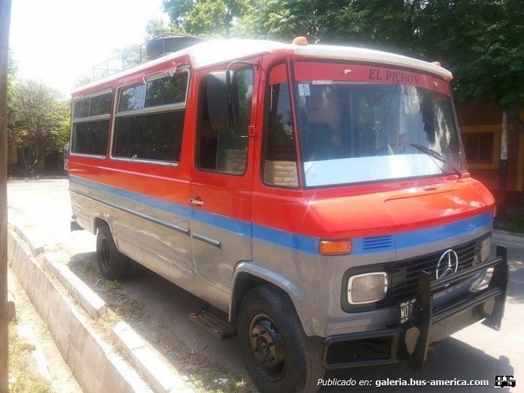 Mercedes-Benz 608 D - ¿...? - Particular
U 045556  - WOR 518

Foto: www.mercadolibre.com.ar
Colección: Charly Souto
Palabras clave: Mercedes-Benz 608 D - Particular