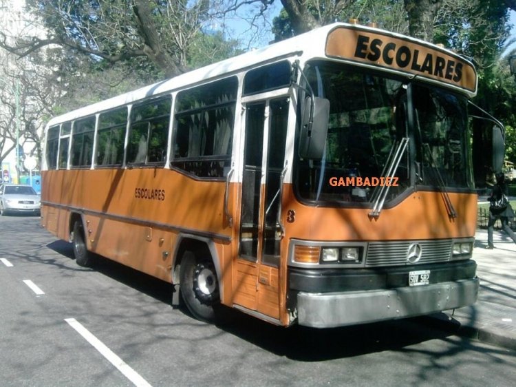 ESCOLARES
C 1511002 - SQV 582

http://galeria.bus-america.com/displayimage.php?pid=35324

Palabras clave: ESCOLARES