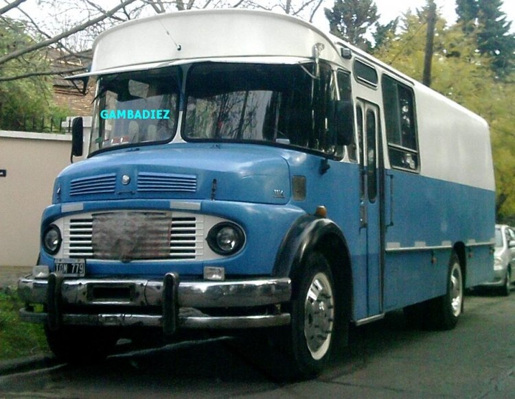 PARTICULAR
B 2.179.284 - TQM 779
Foto: "Truku" Gambadiez
Colección: Charly Souto

Palabras clave: PARTICULAR