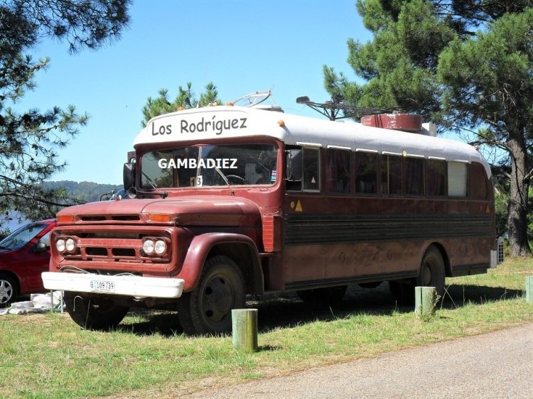 (en Uruguay) - LOS RODRIGUEZ
B 109.739
Foto: Truku Gambadiez
Colección: Charly Souto 
Palabras clave: MOTORHOME