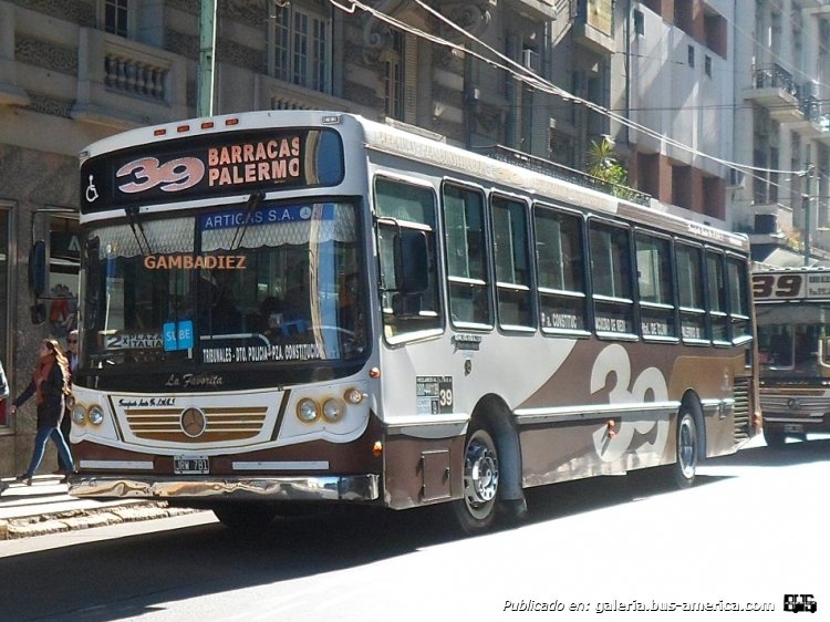 Mercedes-Benz OH 1618 L - La Favorita - Santa Fé
JRW 781
Línea 39 - Interno 9

Foto: "Truku" Gambadiez
Colección: Charly Souto
Palabras clave: Santa Fé - Interno 9