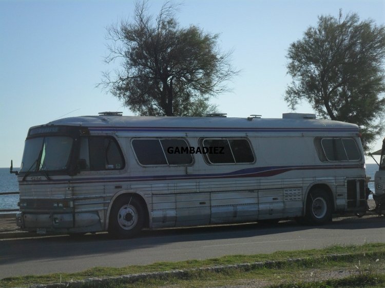 G.M. (en Uruguay) - MOTORHOME
LAA 9646
Foto: Truku Gambadiez
Colección: Charly Souto
Palabras clave: MOTORHOME