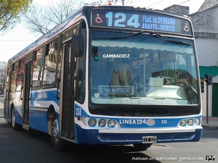 Mercedes-Benz OH 1718 L - Nuovobus - Línea 124
LLS 123
Línea 124 - Interno 238

Foto: "Truku" Gambadiez
Colección: Charly Souto

http://galeria.bus-america.com/displayimage.php?pid=39121
Palabras clave: Línea 124 - Interno 238