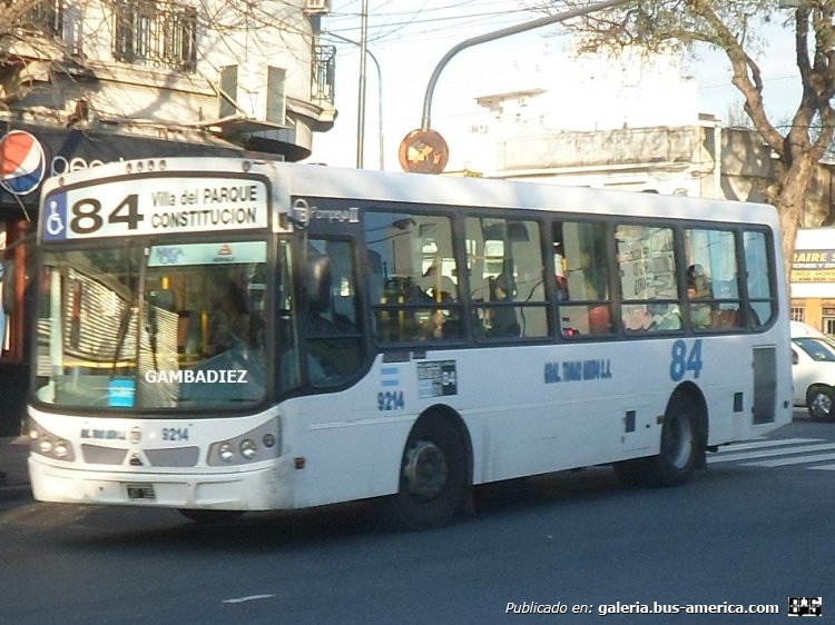 Agrale MT 12 - Todo Bus - General Tomás Guido
LKT 195
Línea 84 - Interno 9214

Foto: "Truku" Gambadiez
Colección: Charly Souto
Palabras clave: General Tomás Guido - Interno 9214