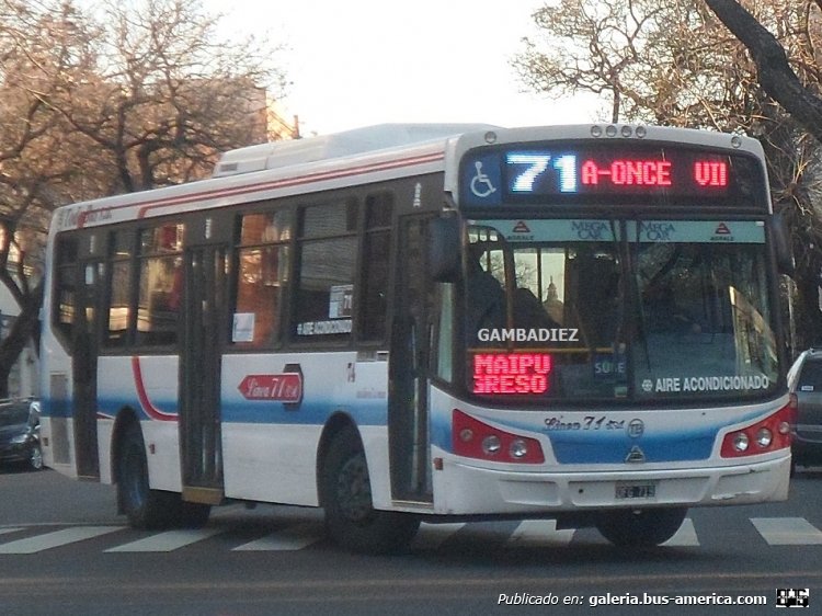 Agrale MT 15 - Todo Bus - Línea 71 S.A.
OFG 719
Línea 71 - Interno 74

Foto: "Truku" Gambadiez
Colección: Charly Souto
Palabras clave: Línea 71 S.A. - Interno 74