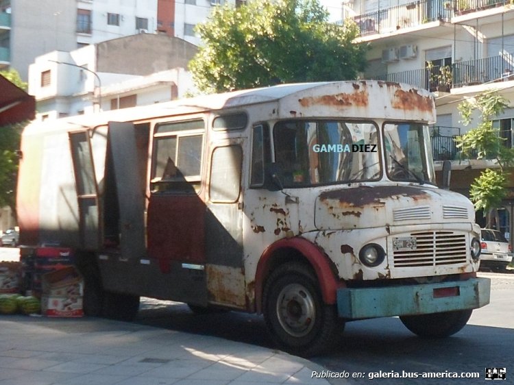 Mercedes-Benz LO 1114 - C.E.A.P. - Particular
B 274391 - SBM 253

Foto: "Truku" Gambadiez
Colección: Charly Souto
Palabras clave: Mercedes-Benz LO 1114 - C.E.A.P. - Particular