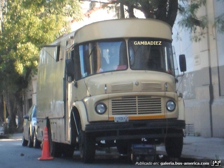 Mercedes-Benz LO 1114 - San Miguel - Particular
C 1189416 - UUJ 725

Foto: "Truku" Gambadiez
Colección: Charly Souto
Palabras clave: Mercedes-Benz LO 1114 - San Miguel - Particular