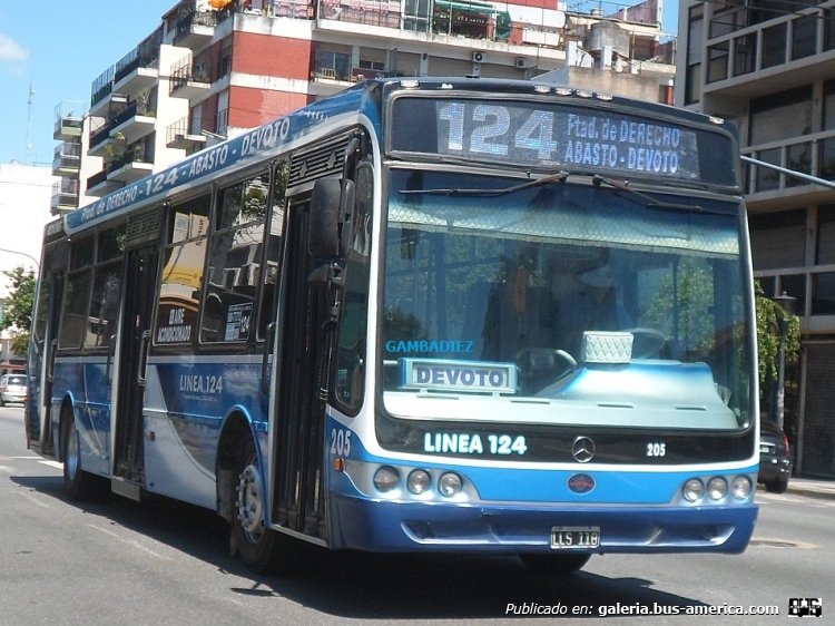 Mercedes-Benz OH 1718 L - Nuovobus - Transporte Automotor Callao
LLS 118
Línea 124 - Interno 205
(Flamante unidad, ex 47 de la línea 12)

Foto: "Truku" Gambadiez
Colección: Charly Souto
Palabras clave: Transporte Automotor Callao - Interno 205