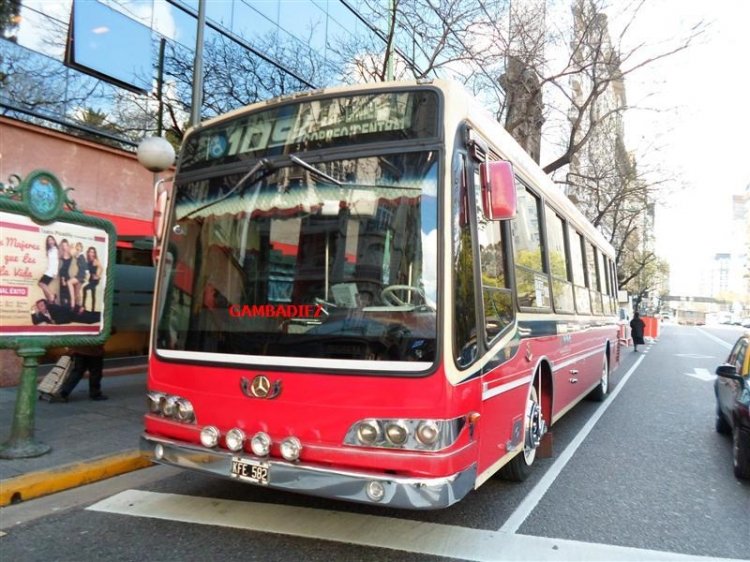 Mercedes-Benz OH 1618 L - Nuovobus - Nueve De Julio
KFE 582
Línea 109 - Interno 3

Foto: "Truku" Gambadiez
Colección: Charly Souto

http://galeria.bus-america.com/displayimage.php?pid=37988
http://galeria.bus-america.com/displayimage.php?pid=40844
Palabras clave: EMP. NUEVE DE JULIO - 03