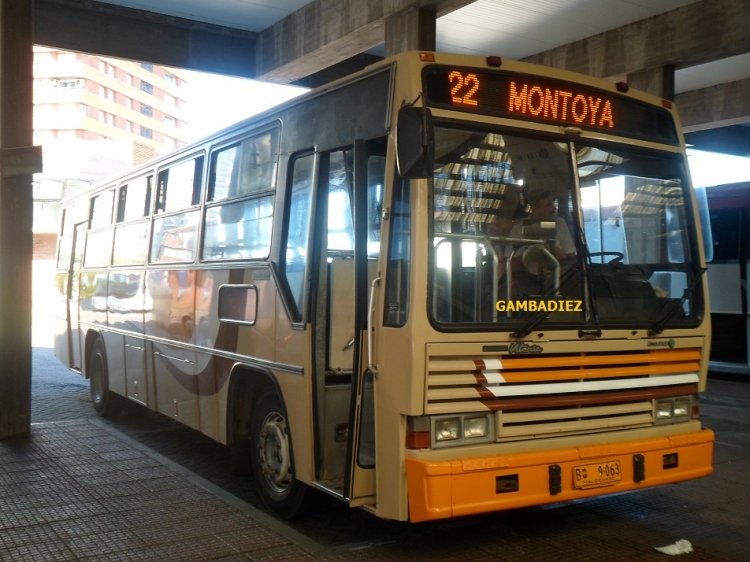 Mercedes-Benz OF - CAIO (en Uruguay) - MICRO Ltda. - 53
B 9-063
Foto: "Truku" Gambadiez
 Colección: Charly Souto
Palabras clave: MICRO Ltda. - 53
