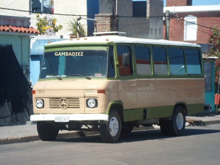 Mercedes-Benz 608 D - Orejano - Particular
B 575-417
Foto: "Truku" Gambadiez
 Colección: Charly Souto
Palabras clave: PARTICULAR