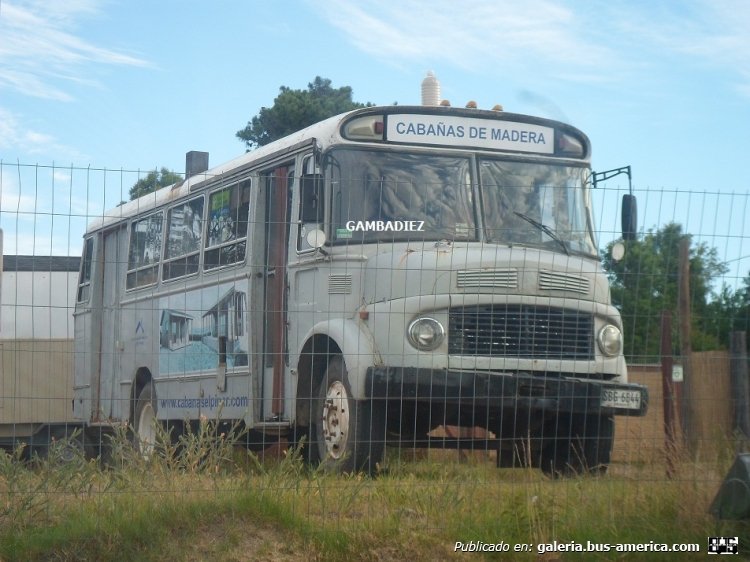 Mercedes-Benz L 1113/483 - C.U.T.C.S.A. - Particular
SBG 6844

Foto: "Truku" Gambadiez
Colección: Charly Souto

http://galeria.bus-america.com/displayimage.php?pid=34307


Palabras clave: C.U.T.C.S.A. - Particular