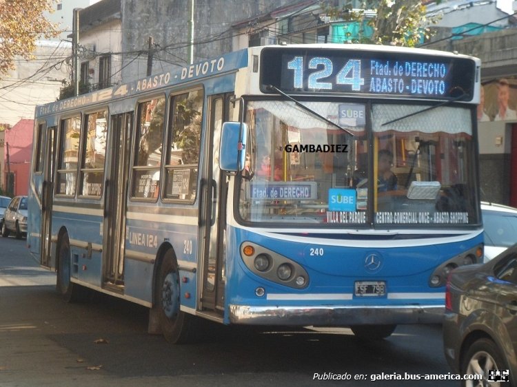 Mercedes-Benz OH 1315 L - La Favorita - Línea 124
FSF 798
Línea 124 - Interno 240

Foto: "Truku" Gambadiez
Colección: Charly Souto
Palabras clave: Línea 124 - Interno 240