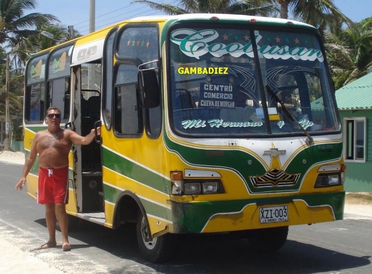 COOBUSAN
XZI 003 
Foto: Sr. Julio Rodríguez
Colección: Charly Souto 
Palabras clave: COOBUSAN