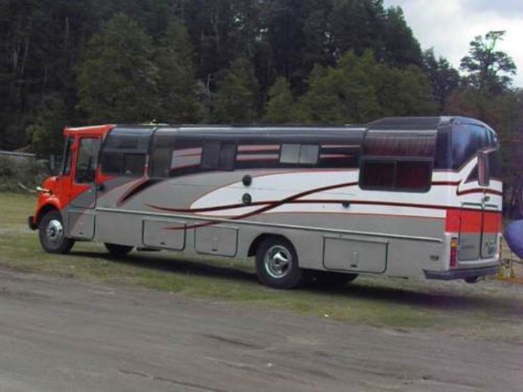 MOTORHOME
http://galeria.bus-america.com/displayimage.php?pos=-13504
Foto tomada de: www.mercadolibre.com.ar
Palabras clave: MOTORHOME